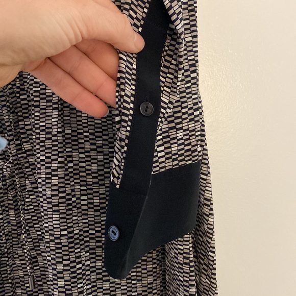 Trendy NYC Vince Dress - Picture 3 of 5